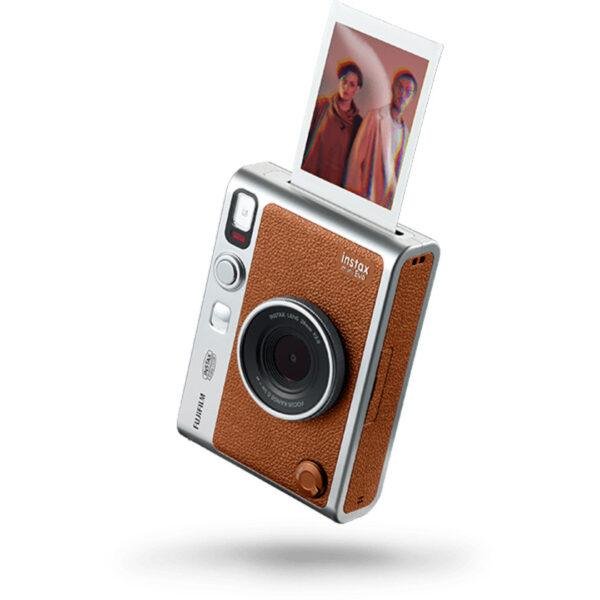 Fujifilm Instax Mini Evo، كاميرا انستاكس ميني ايفو، كاميرا فورية احترافية، طابعة صور فورية، كاميرا هجينة، تكنوفا عمان، أدوات تصوير فوتوغرافي، Instax Hybrid Camera، أفضل كاميرا فورية 2026