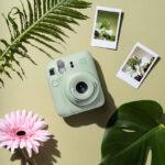 كاميرا فوجي فيلم إنستاكس ميني 12, Instax mini 12, كاميرا تصوير فوري, كاميرا بولارويد, كاميرات فورية عمان, طباعة صور فورية, هدايا تخرج عمان, كاميرا سيلفي فورية, متجر تكنوفا, شراء كاميرا انستاكس في سلطنة عمان.